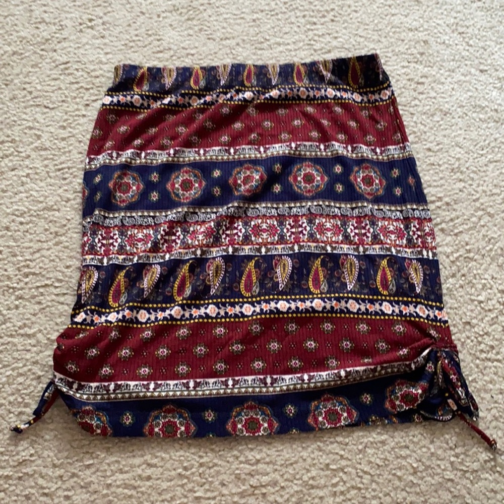 Knee Length Pattern Knit Skirt